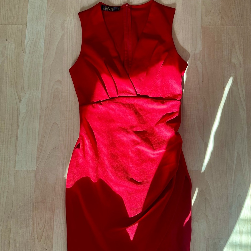 Red Sleeveless V-Neck Dress